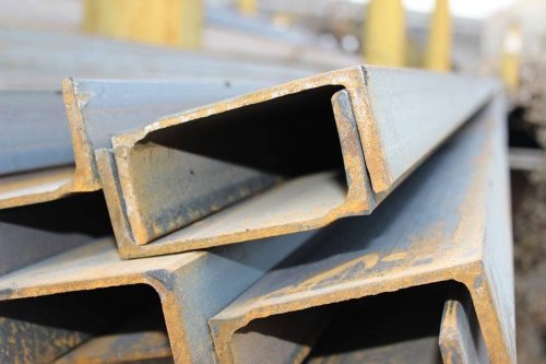 Швеллер гнутый: особенности металлопроката